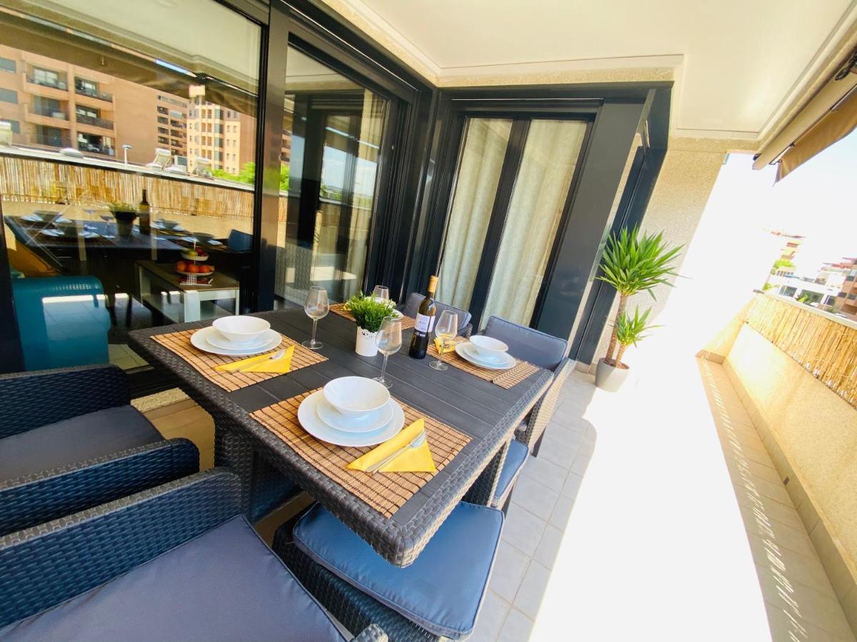 M & B Beach Apartment Valencia Luaran gambar